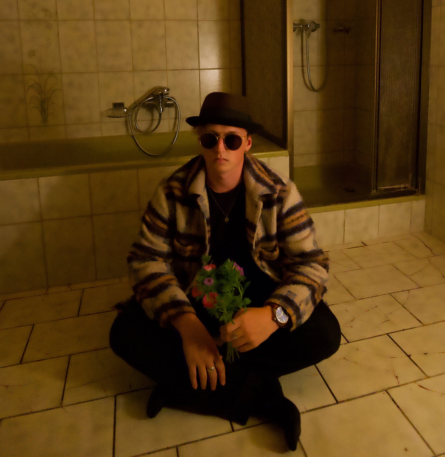 Self-Portrait with Flowers - Einzelstück auf Leinwand (40x40cm)